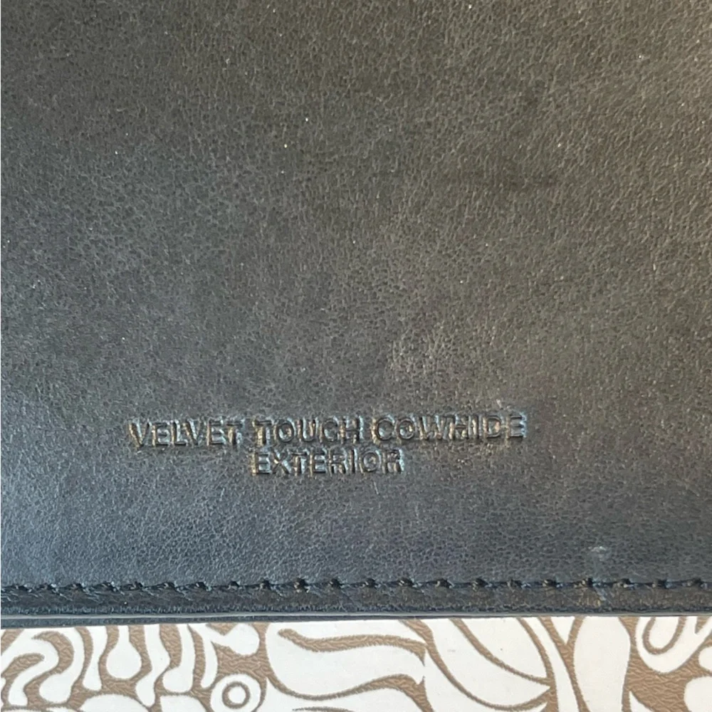 Buxton Velvet Touch Cowhide Exterior Folder